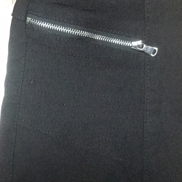 Capri Pants - Picture 3 of 5